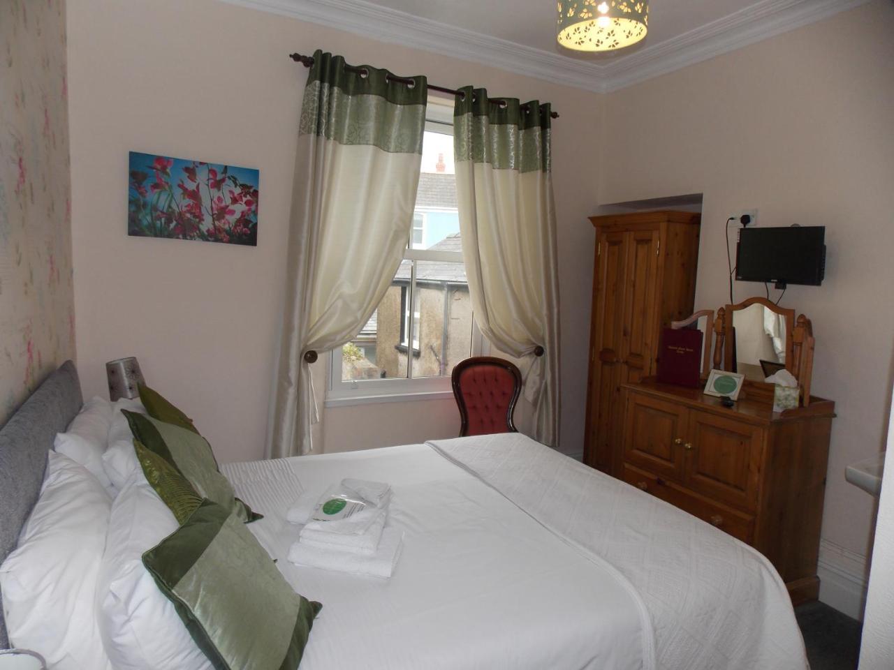 Ivy Bank Guest House Tenby Ngoại thất bức ảnh