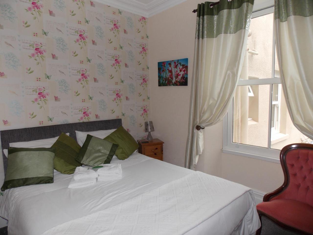 Ivy Bank Guest House Tenby Ngoại thất bức ảnh